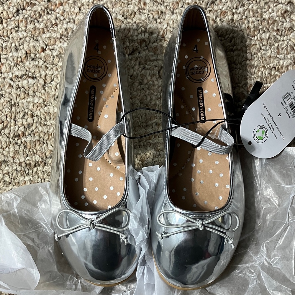 NWT Silver Dress Shoes girls